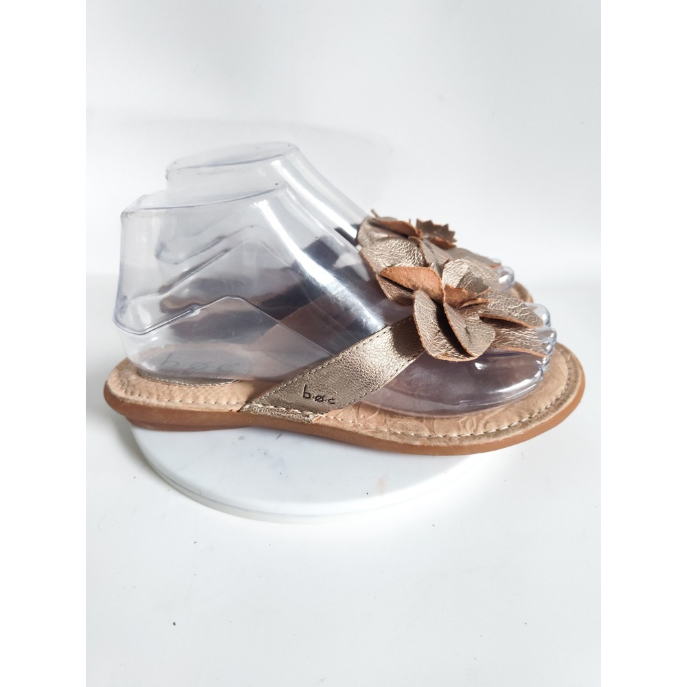 Born Sandals 8 3D Flower Flip Flops Leather Gold Metallic Floral Summer Comfort